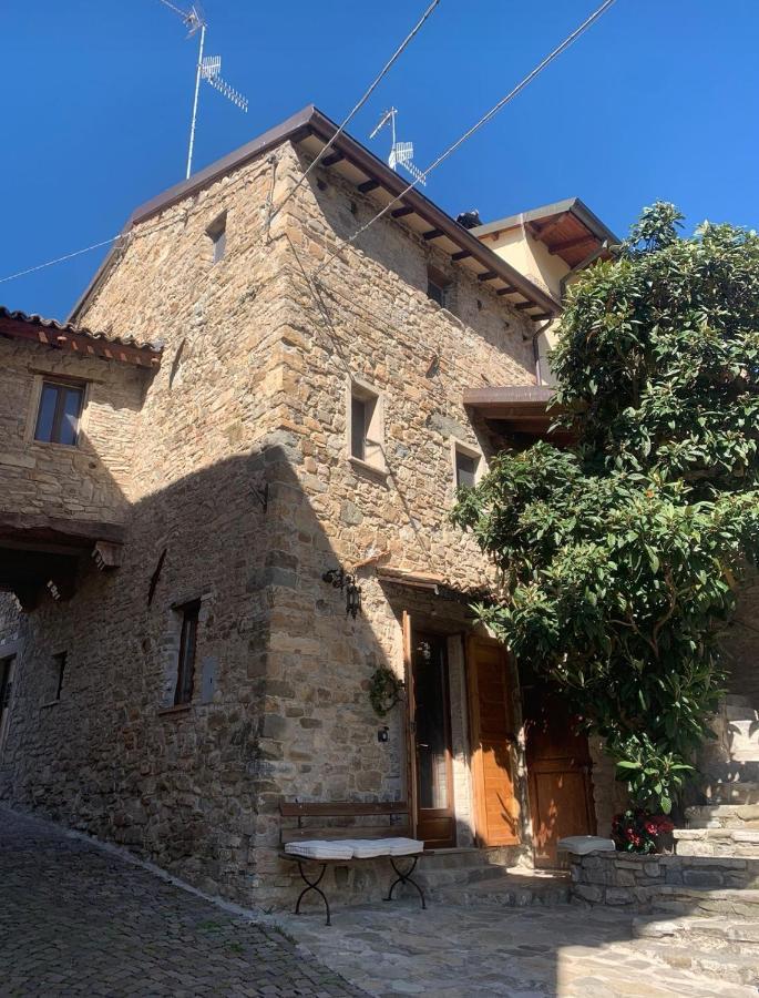 Il Nido Di Matilde _Monolocale Design Sul Fiume_ Apartamento Rossena Exterior foto